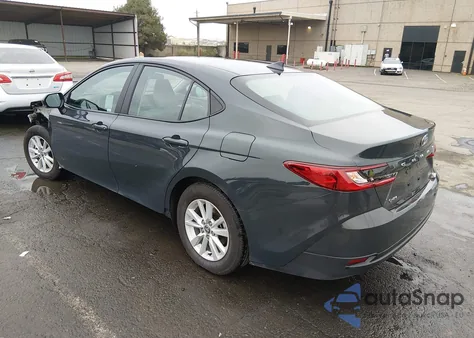 2025 Toyota Camry Le z USA, uszkodzony, nr VIN 4T1DAACK3SU179529